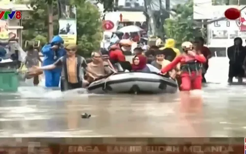 Mưa lớn gây ngập lụt nghiêm trọng tại Indonesia