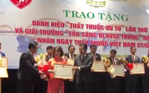 Đà Nẵng: Trao tặng danh hiệu Thầy thuốc ưu tú và giải thưởng Tỏa sáng blouse trắng
