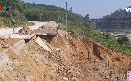 Quảng Nam: Nhiều điểm sạt lở trên đường Hồ Chí Minh vẫn chưa được khắc phục hoàn toàn