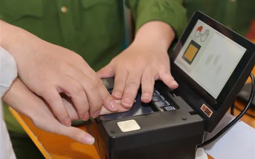 Công dân nên tranh thủ đến làm thủ tục cấp CCCD gắn chip, đảm bảo quyền lợi cá nhân