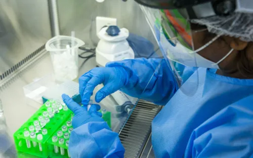 Italy phát triển phương thức hiệu quả gấp 80 lần thuốc điều trị COVID-19 cho cựu Tổng thống Mỹ Donald Trump