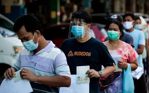 Số ca mắc mới trong ngày tăng kỷ lục, Thái Lan kêu gọi người dân tránh tụ tập