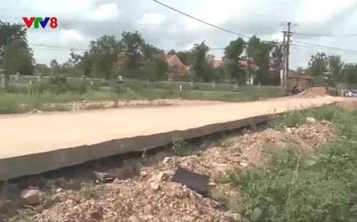 Nhiều công trình xây dựng chưa bàn giao đã xuống cấp