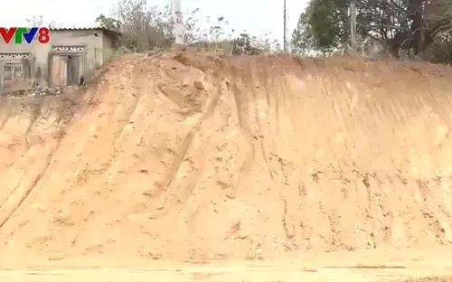 Kon Tum: Thi công đường gây khó khăn cho người dân