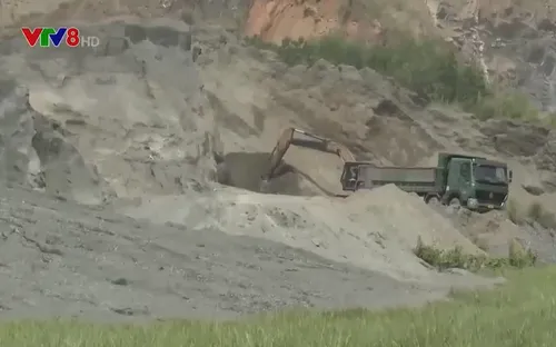 Ồ ạt khai thác đá ở Đà Nẵng