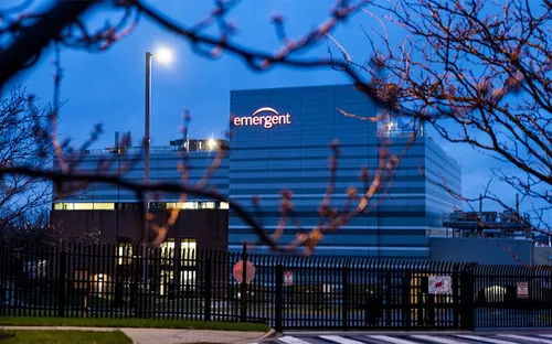 Mỹ cấm cửa nhà máy làm hỏng 15 triệu liều vaccine