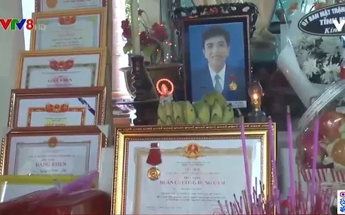 Trao truy tặng Huân chương dũng cảm của Chủ tịch nước cho sinh viên Nguyễn Văn Nhã