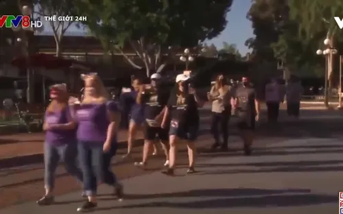 Mỹ : Công viên Disneyland tại California mở cửa trở lại