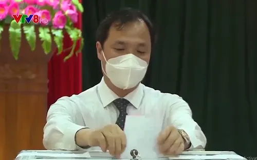 Cử tri  Bắc Trung bộ hăng hái đi bầu cử