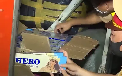 Đắk Lắk: Bắt xe vận chuyển thuốc lá lậu số lượng lớn