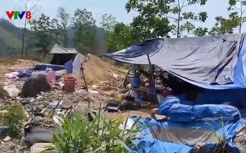 Bùng phát khai thác vàng trái phép tại Bồng Miêu