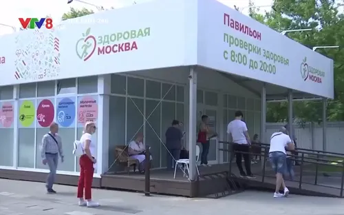 Từ chối tiêm vắc xin có thể bị đình chỉ công tác