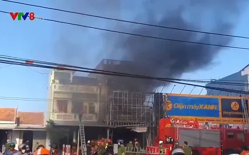 Cháy cửa hàng điện máy ở Phú Yên