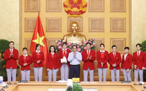 Thủ tướng động viên, trao phần thưởng cho các vận động viên tiêu biểu