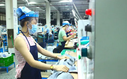 TP Hồ Chí Minh: Biến nhà máy thành nơi lưu trú cho công nhân