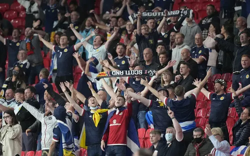 Thủ tướng Đức lo ngại Euro 2020 vẫn tiếp tục diễn ra ở Anh