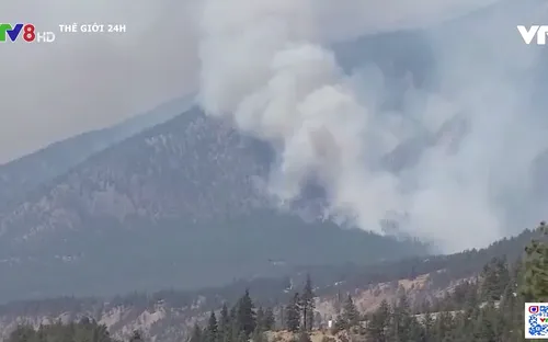 Miền Tây Canada chìm trong bão lửa