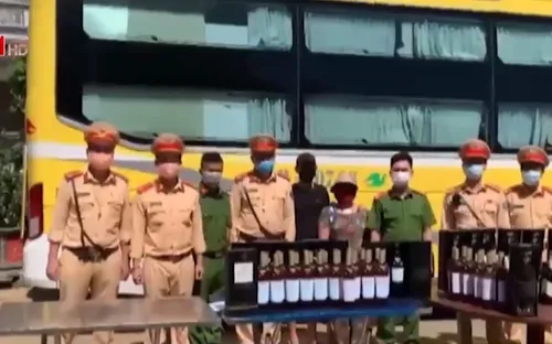 Liên tiếp phát hiện hàng lậu khi kiểm tra giao thông