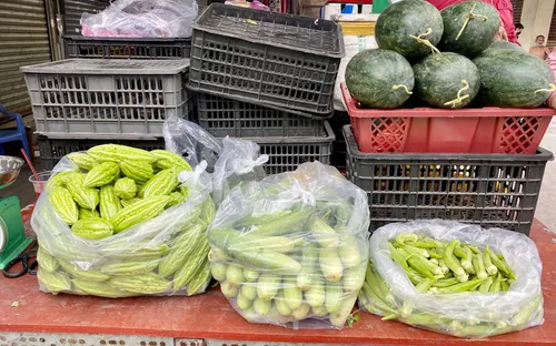 TP Hồ Chí Minh: Dưa leo 80.000 đồng/kg, rau xanh ở chợ giá tăng chạm đỉnh