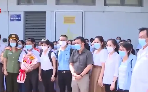 Y bác sĩ Thừa Thiên - Huế và Đà Nẵng lên đường hỗ trợ TP.HCM chống dịch