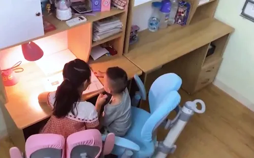 Khi ở nhà, chị cũng là "cô giáo"