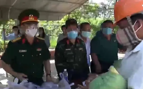 Ấm tình quân dân giữa mùa dịch bệnh