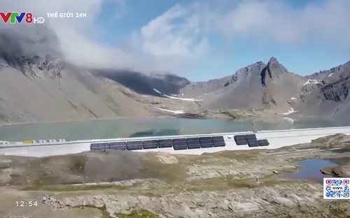 Thụy Sỹ xây dựng nhà máy điện mặt trời trên núi cao