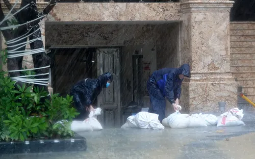 Bão số 5 giật cấp 11 cách bờ biển Quảng Trị-Quảng Ngãi khoảng 140km