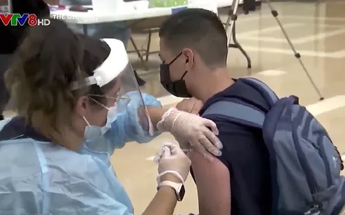 Nhiều nước tăng tốc tiêm vaccine ngừa COVID-19 cho trẻ em