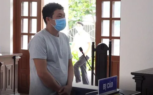Lĩnh án 30 tháng tù vì làm lây lan dịch bệnh COVID-19