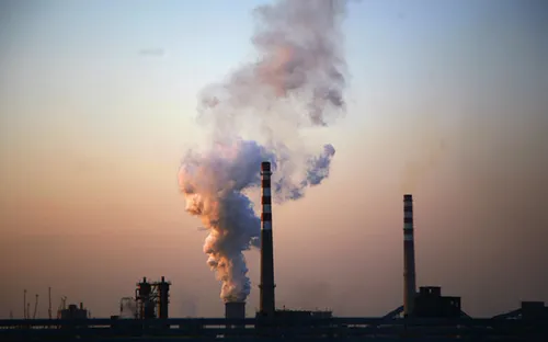 Trung Quốc đóng cửa hàng loạt nhà máy để giảm phát thải