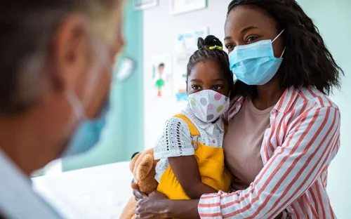 Chưa được tiêm vaccine, trẻ em có nguy cơ nhiễm COVID-19 cao