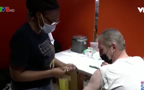 WHO kêu gọi các nước giàu tạm ngừng tiêm mũi thứ 3 vaccine ngừa COVID-19