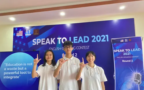 Học sinh THPT thi hùng biện Tiếng Anh về các vấn đề nóng của xã hội