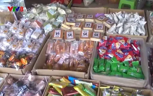 Phú Yên: Tiểu thương dè dặt trữ hàng Tết