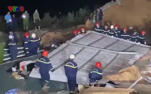 Nhà ven sông Thạch Hãn bị sập, 1 người thiệt mạng