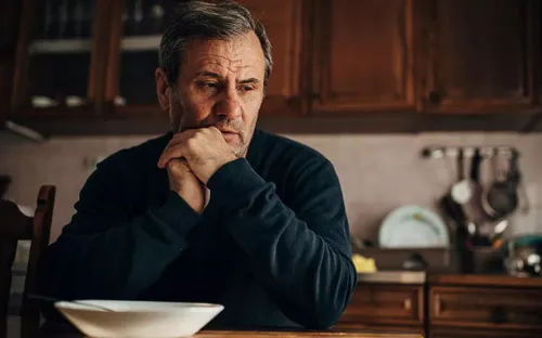 Căng thẳng ảnh hưởng đến cảm giác thèm ăn như thế nào?