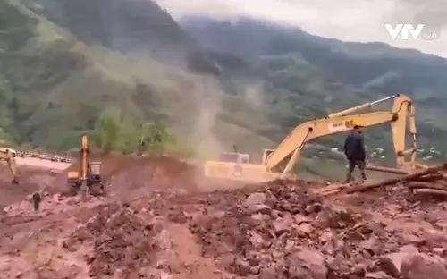 Quảng Trị tập trung đẩy nhanh tiến độ thi công quốc lộ 15D