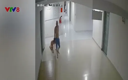 Tạm giữ người cha dùng nhục hình hành hạ con ruột