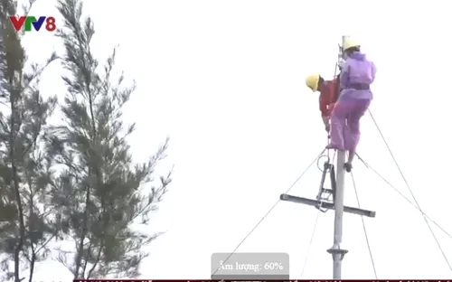 Quảng Nam khôi phục đường điện vượt sông cho "ốc đảo"