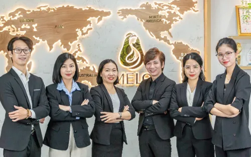 Mela và những điều thú vị bên trong văn phòng làm việc