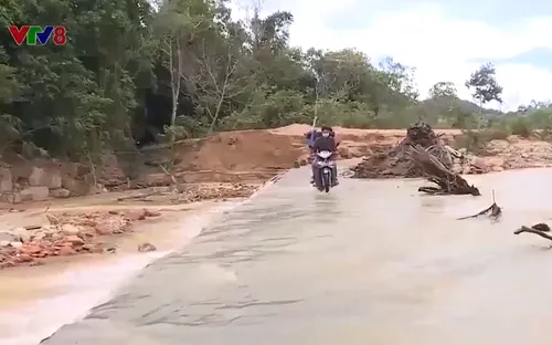 Nhiều khó khăn trong hạ tầng giao thông miền núi Quảng Bình