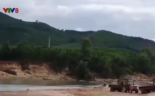 Sạt lở nghiêm trọng ở bờ sông Hà Thanh, tỉnh Bình Định