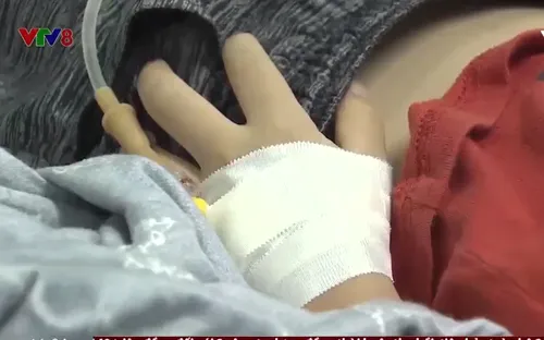 Khẩn cấp điều trị học sinh ngộ độc thực phẩm tại Nha Trang