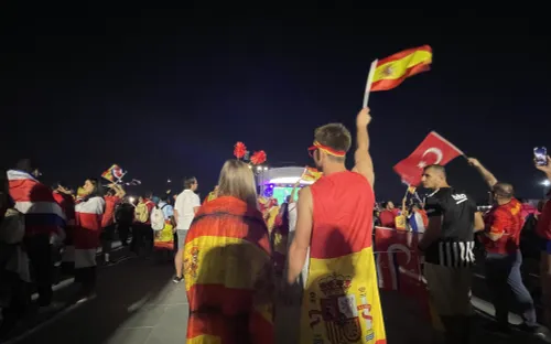 World Cup 2022: Rực sắc màu cổ vũ trước trận Tây Ban Nha - Costa Rica