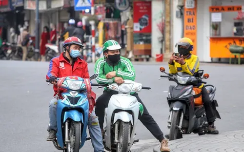 Nhiều lao động tri thức cao lựa chọn làm shipper