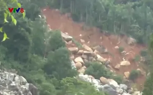 Nguy cơ sạt lở núi từ khai thác đá trái phép