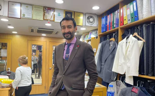 Các nhà may Hong Kong (Trung Quốc) vượt khó nhờ livestream