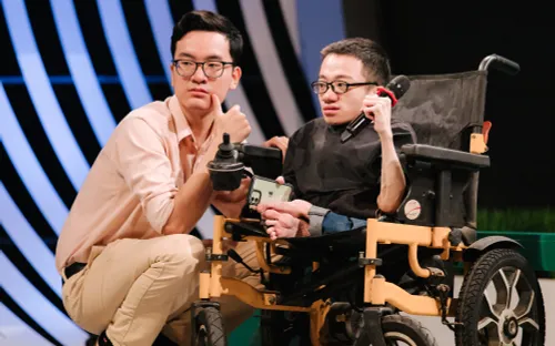 Chàng trai xương thủy tinh mê rap, truyền cảm hứng trong Trạm yêu thương