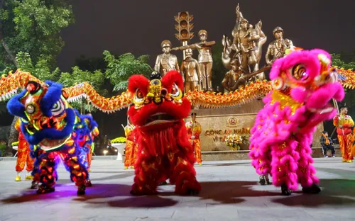 Khai trương phố đi bộ Trần Nhân Tông (Hà Nội)